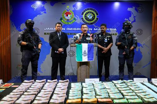 DATUK RUSLIN JUSOH