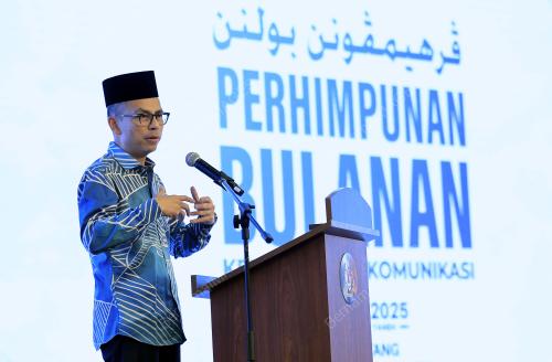 DATUK FAHMI FADZIL
