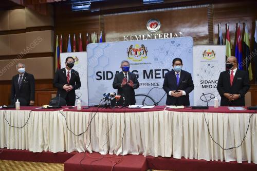 DATUK SERI DR ADHAM BABA
