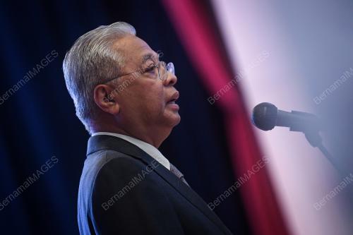 DATUK SERI ISMAIL SABRI YAAKOB