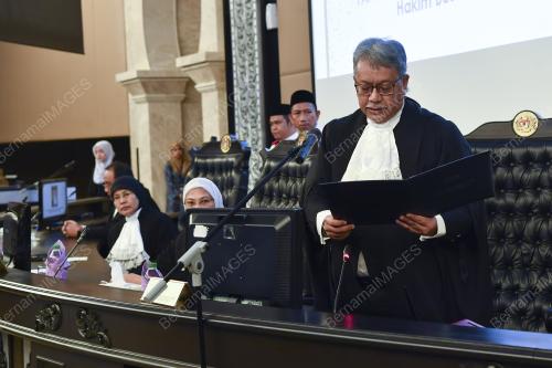 DATUK ABANG ISKANDAR ABANG HASHIM
