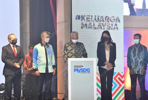 DATUK SERI ISMAIL SABRI YAAKOB