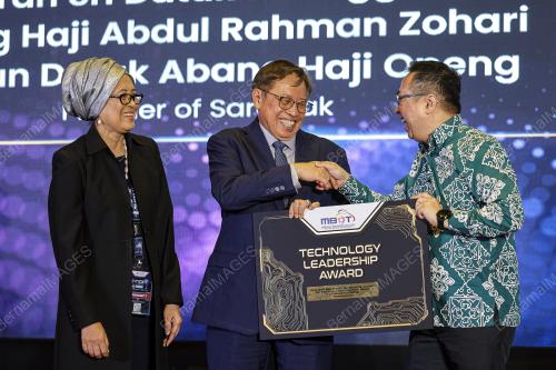 TAN SRI ABANG JOHARI TUN OPENG