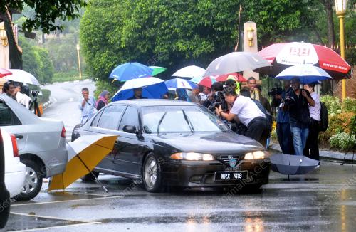 PTJ29_03042013_PARLIMEN_BUBAR