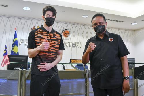 DATUK SERI REEZAL MERICAN NAINA MERICAN