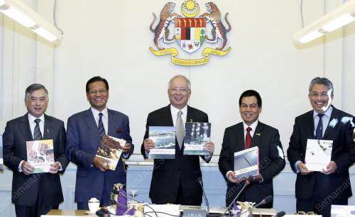 DATUK SERI MOHD NAJIB TUN ABDUL RAZAK