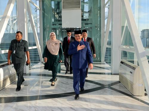 DATUK DR MOHD NA'IM MOKHTAR
