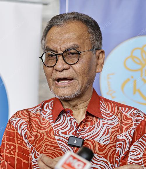 DATUK SERI DR DZULKEFLY AHMAD