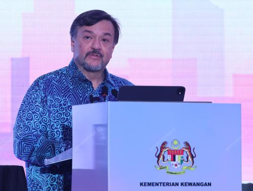 DATUK SERI AMIR HAMZAH AZIZAN