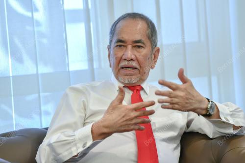 DATUK SERI DR WAN JUNAIDI TUANKU JAAFAR