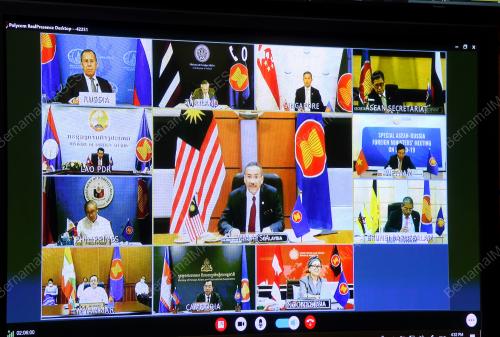 DATUK SERI HISHAMMUDDIN TUN HUSSEIN