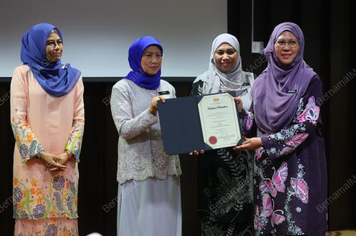 DATUK SERI NANCY SHUKRI