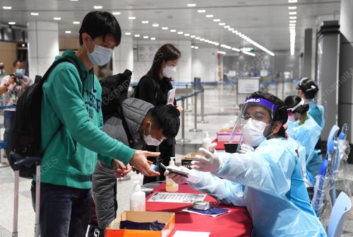 TINJAUAN KETIBAAN PELANCONG DI KLIA