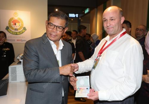 DATUK SERI SAIFUDDIN NASUTION ISMAIL