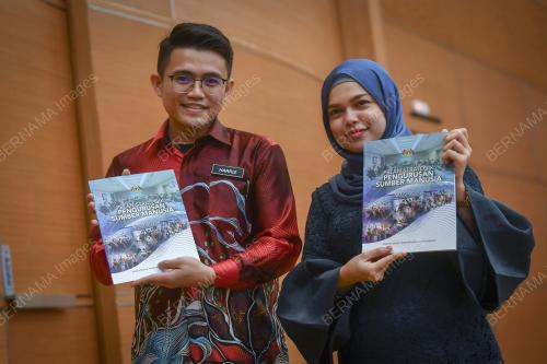 DATUK SERI MAHDZIR KHALID