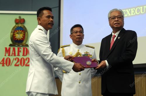 DATUK SERI ISMAIL SABRI YAAKOB