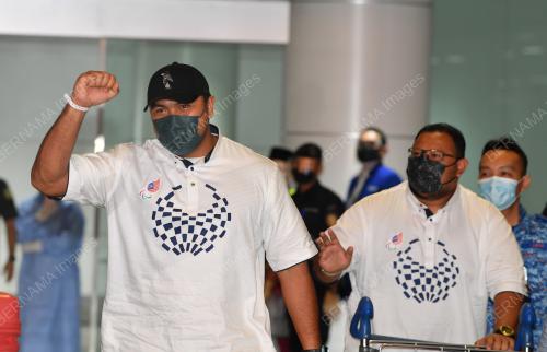 ATLET PARALIMPIK TIBA DI KLIA