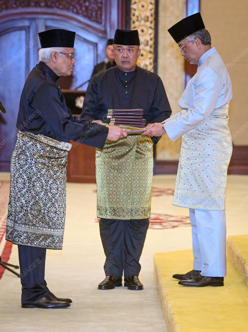 AL- SULTAN ABDULLAH RI'AYATUDDIN AL -MUSTAFA BILLAH SHAH