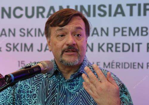 DATUK SERI AMIR HAMZAH AZIZAN