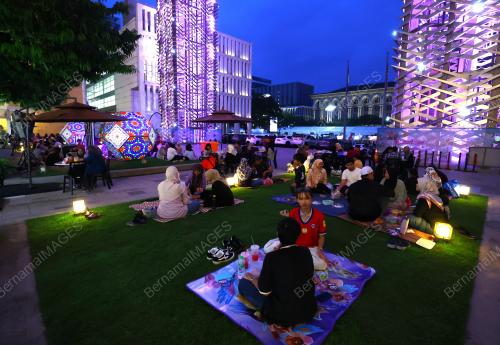 BERBUKA PUASA DI DATARAN PUTRAJAYA