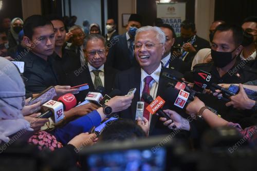 DATUK SERI ISMAIL SABRI YAAKOB