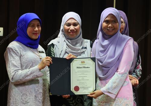 DATUK SERI NANCY SHUKRI