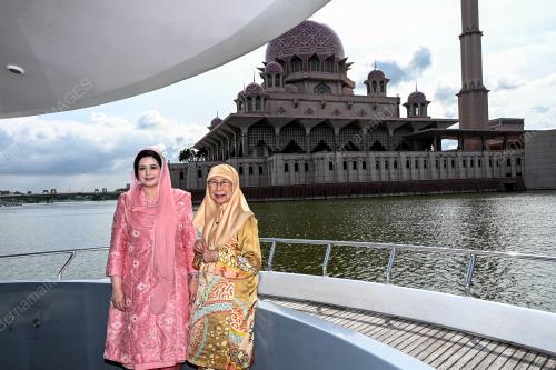 DATUK SERI DR WAN AZIZAH WAN ISMAIL
