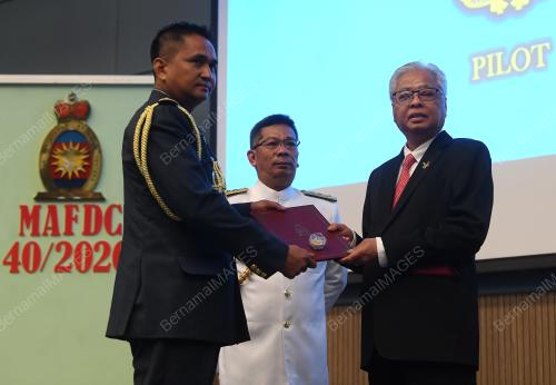 DATUK SERI ISMAIL SABRI YAAKOB