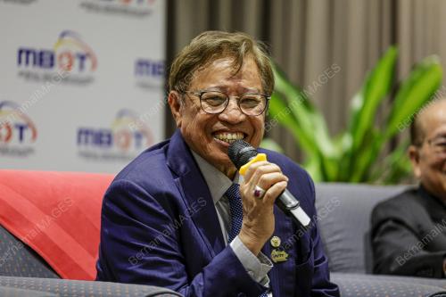 TAN SRI ABANG JOHARI TUN OPENG