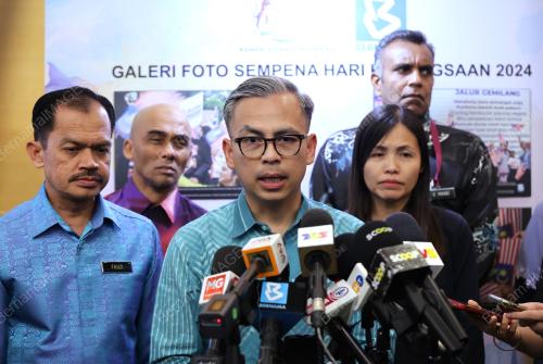 FAHMI FADZIL