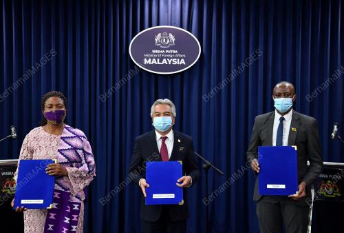 DATUK AMRAN MOHAMED ZIN