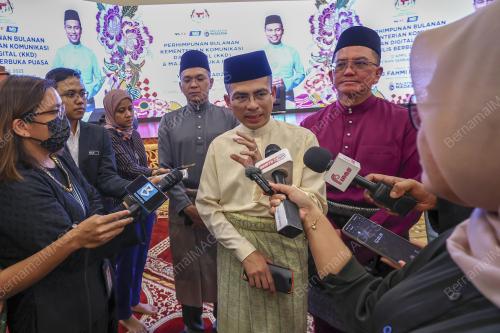 FAHMI FADZIL