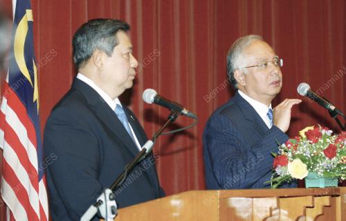 MOHD NAJIB TUN ABDUL RAZAK