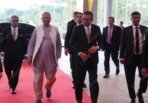 PROF DR MUHAMMAD YUNUS