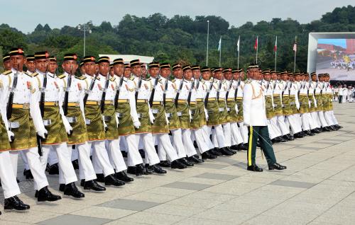 ISTIADAT MENGARAK PANJI PANJI YANG DI-PERTUAN AGONG