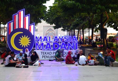 BERBUKA PUASA DI DATARAN PUTRAJAYA