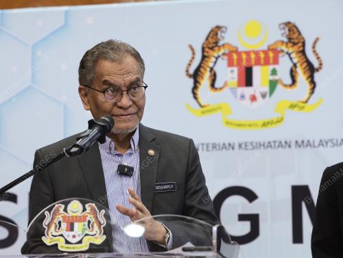DATUK SERI DR DZULKEFLY AHMAD