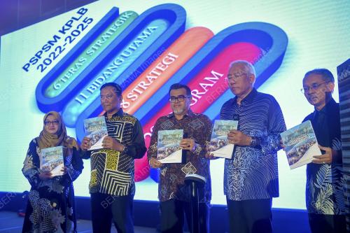 DATUK SERI MAHDZIR KHALID