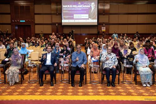 DATUK SERI DR DZULKEFLY AHMAD
