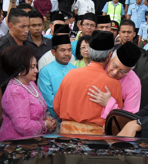 MOHD NAJIB TUN ABDUL RAZAK