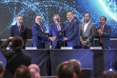 DATUK SERI DR DZULKEFLY AHMAD