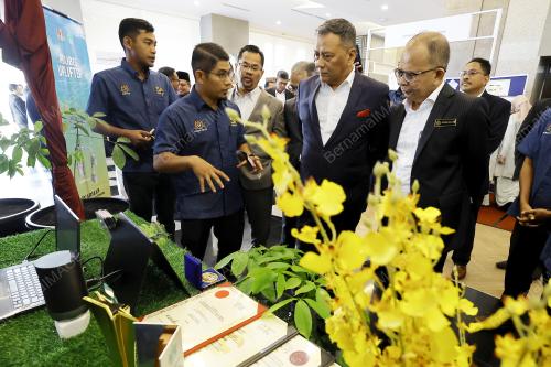 DATUK SERI RAMLAN HARUN