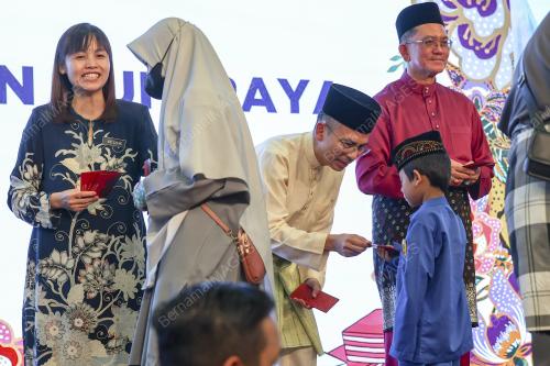 FAHMI FADZIL