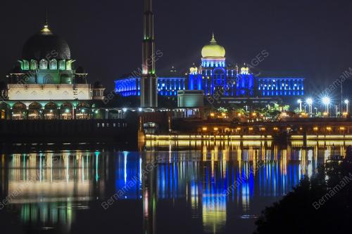 LIGHT UP BLUE @ PUTRAJAYA