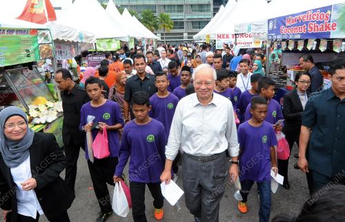 PTJ32_14062016_BAZAR