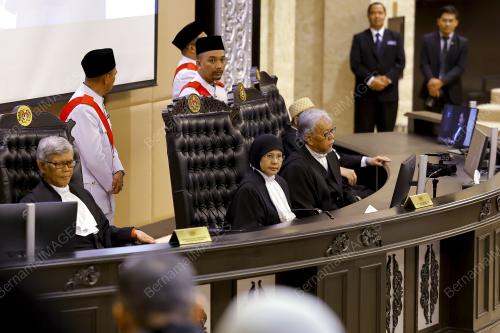 TUN TENGKU MAIMUN TUAN MAT
