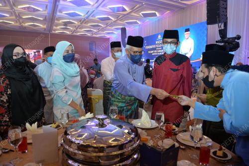DATUK SERI HAMZAH ZAINUDIN