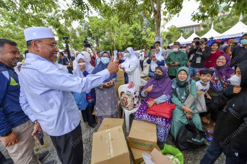 SENATOR DATUK IDRIS AHMAD