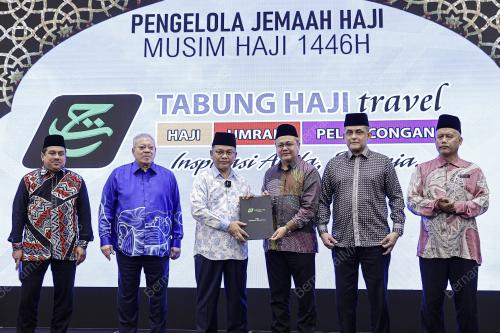 SENATOR DATUK DR MOHD NA'IM MOKHTAR