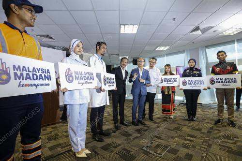 FAHMI FADZIL